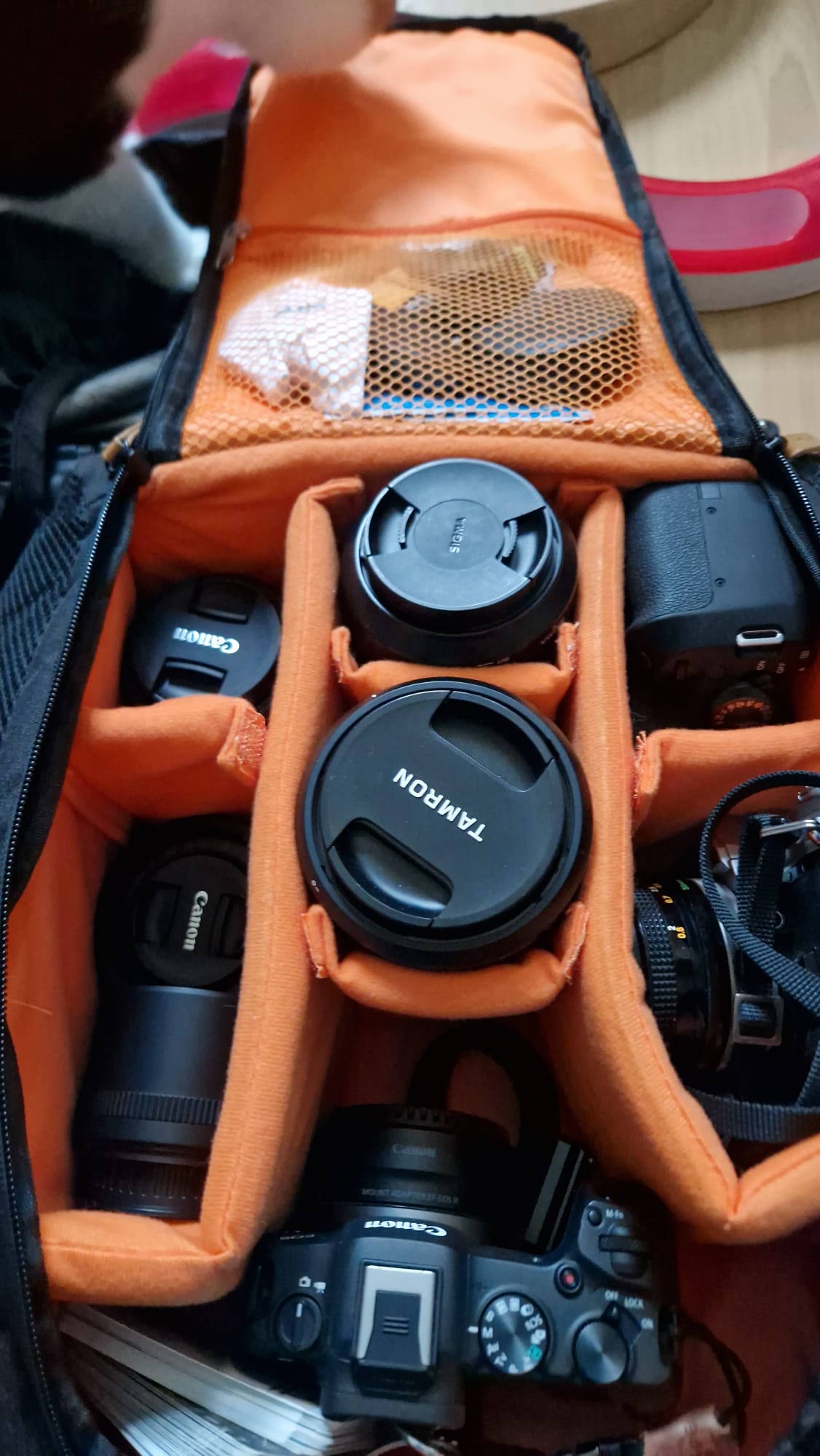 Professionelle Kameraausrüstung — Canon und Tamron